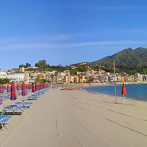 Al Sole Di Sicilia , Giardini Naxos Italy